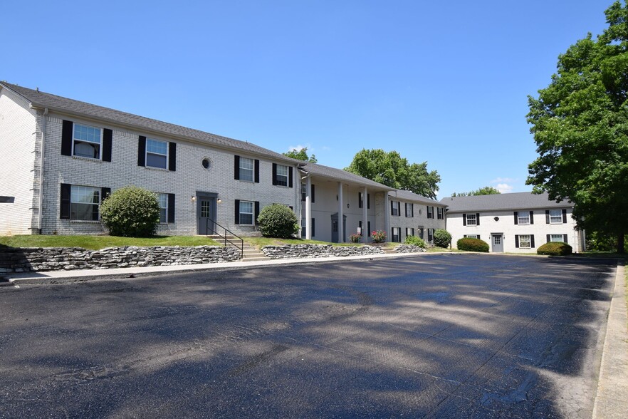 More Photos Of 240 Grovewood Pl, Beech Grove Apartments For Sale