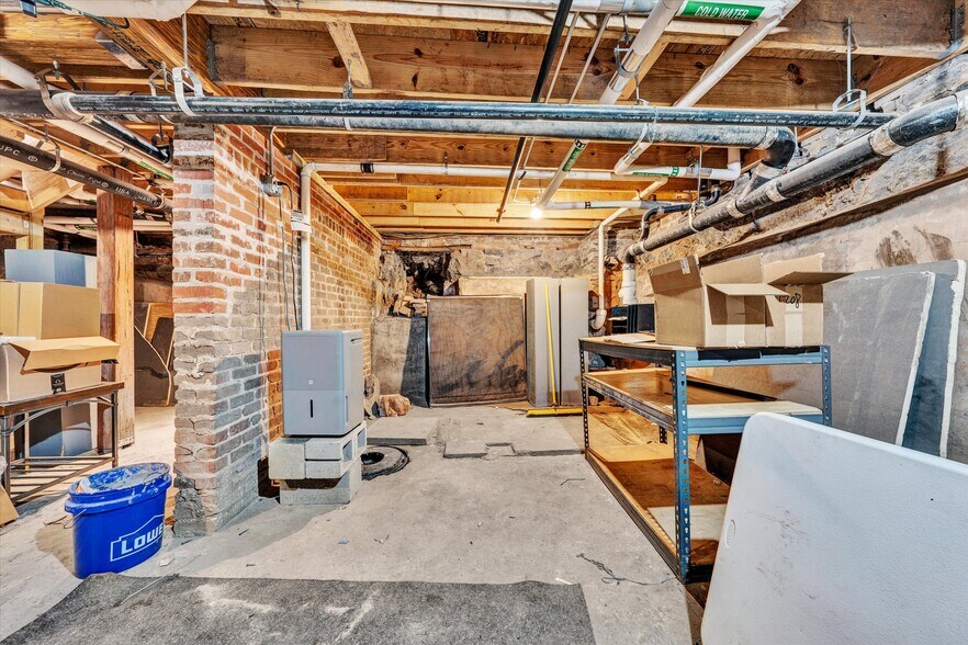 More Photos Of 109 Campbell Ave SW, Roanoke Apartments For Sale