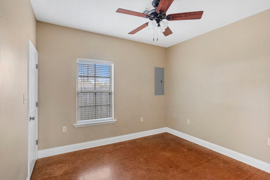 More Photos Of 140 Louie St, Lake Charles Multifamily For Sale