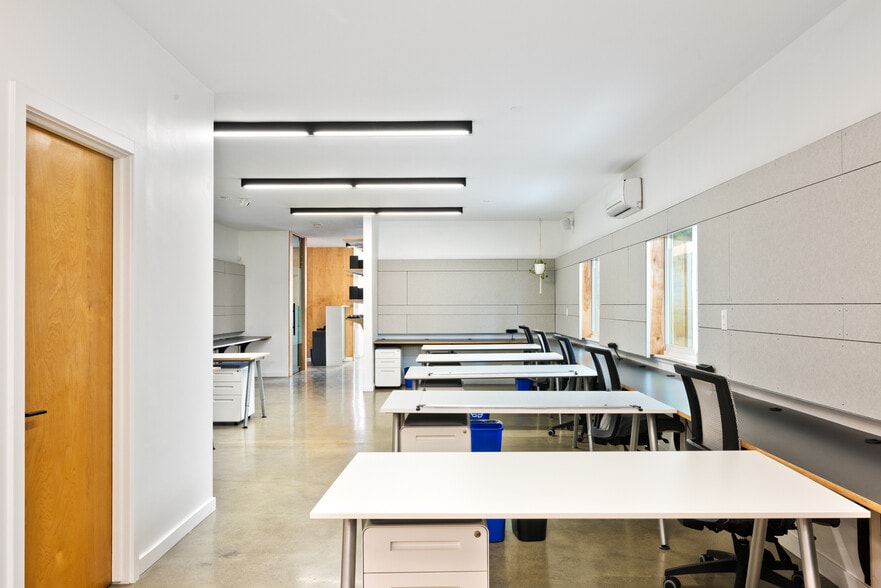 More Photos Of 12421 Venice Blvd, Los Angeles Loft Creative Space For Lease