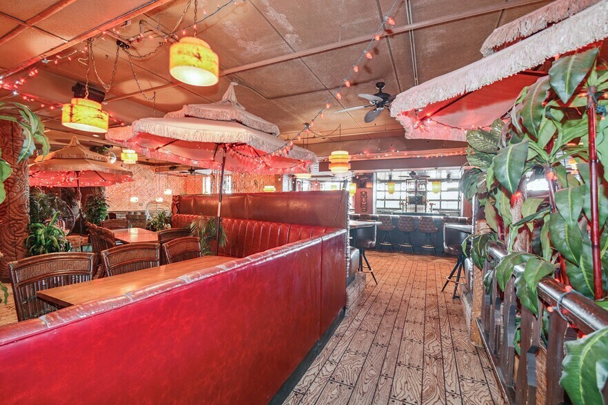 More Photos Of 1900 & 1924 Marshall St NE, Minneapolis Restaurant For Sale