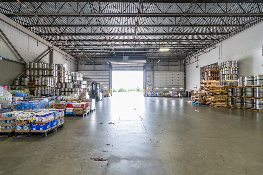 More Photos Of 13255 Centech Rd, Omaha Distribution For Sale