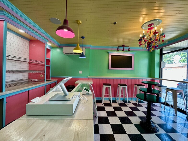 More Photos Of 4 Thomas St, Holley Restaurant For Sale