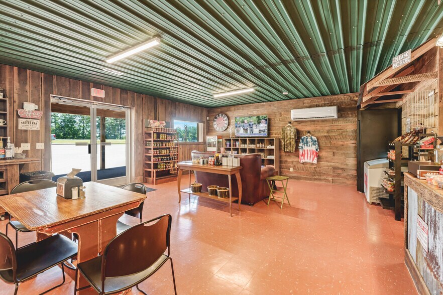 More Photos Of 112 Wilderness Rd, Mammoth Cave General Retail For Sale