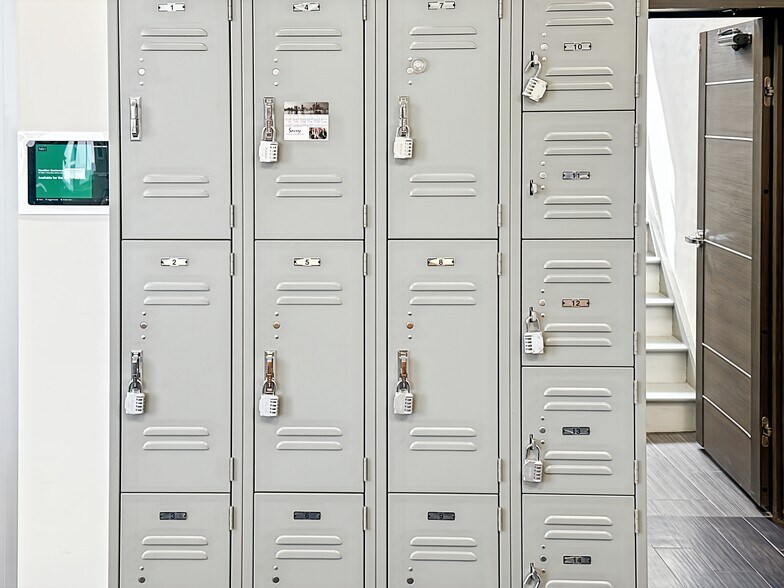 More Photos Of 15324 Mack Ave, Grosse Pointe Park Coworking Space