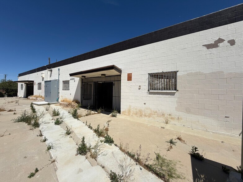 More Photos Of 44824 Yucca Ave, Lancaster Warehouse For Sale
