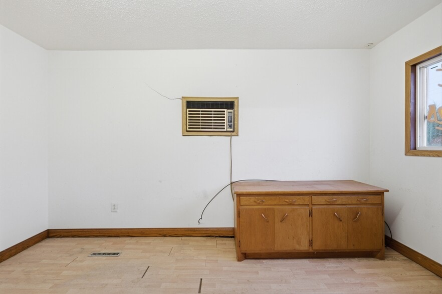 More Photos Of 300 Main St N, Hazleton Freestanding For Sale