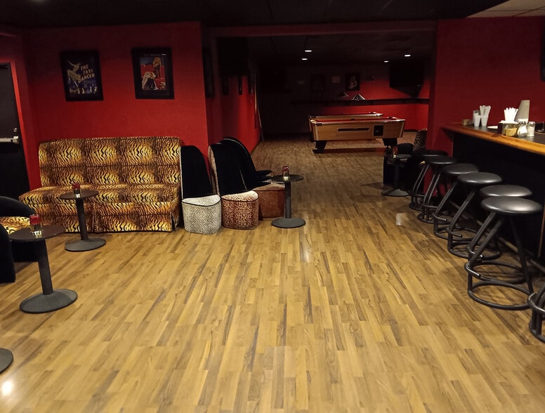 More Photos Of 1721 S Flower St, Los Angeles Storefront Retail Office For Lease