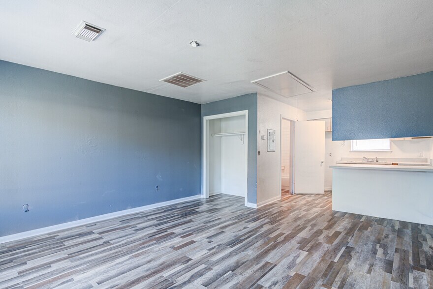More Photos Of 4107 Almeda Genoa Rd, Houston Apartments For Sale