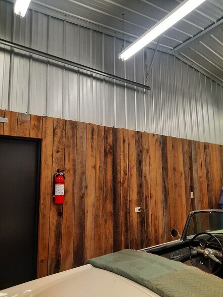 More Photos Of 1124 E Houston Ave, Crockett Freestanding For Sale