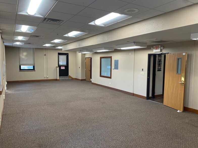 More Photos Of 100 N Krohn Pl, Sioux Falls Office For Lease