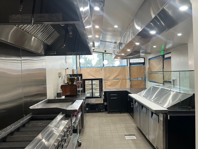 More Photos Of 814 N Kenilworth Ave, Glendale Freestanding For Lease