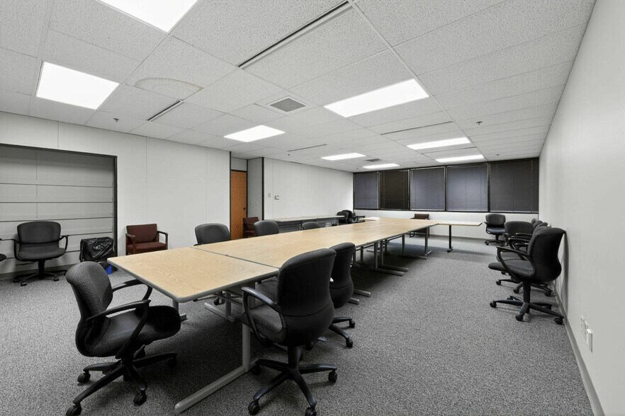 More Photos Of 400 TechneCenter Dr, Milford Office For Sale