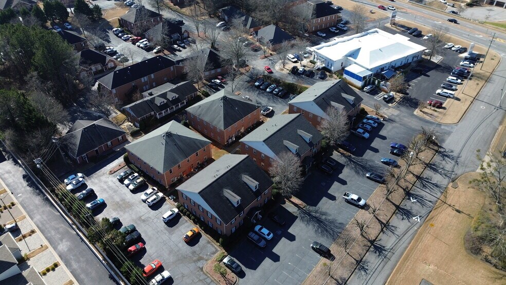 More Photos Of 2440 Sandy Plains Rd, Marietta Office For Sale