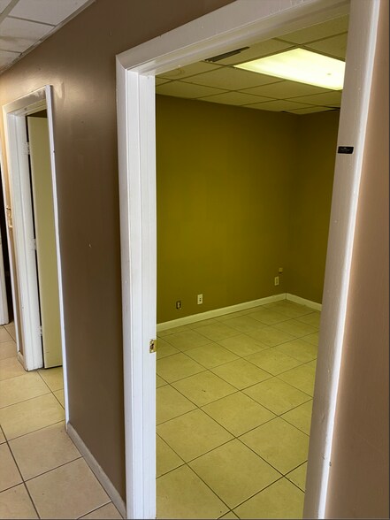 More Photos Of 1360 NW 65th Ave, Plantation Warehouse For Lease