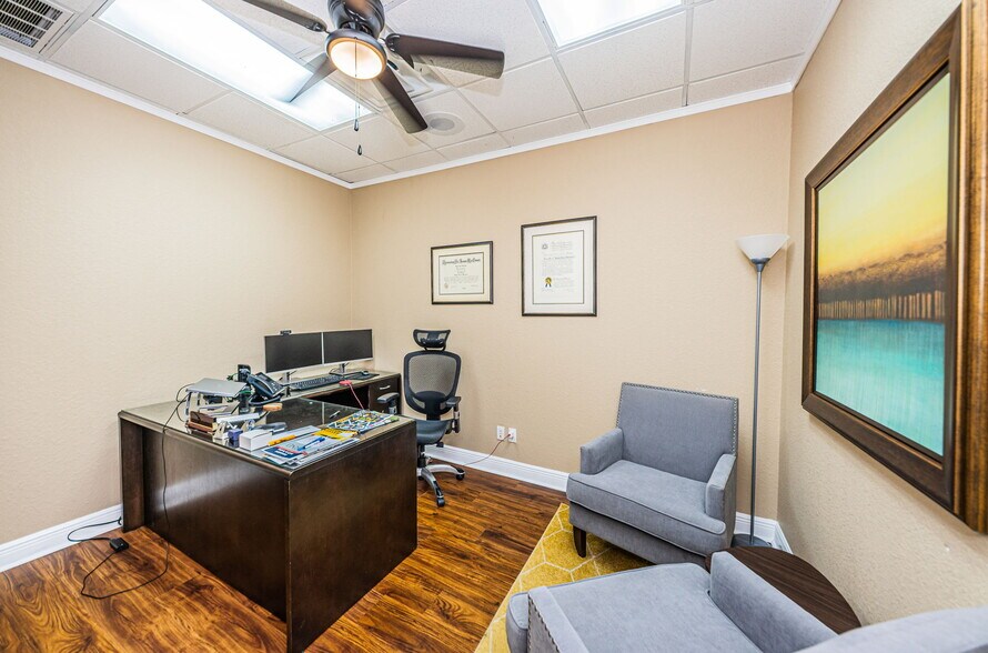 More Photos Of 3023 Eastland Blvd, Clearwater Office For Sale