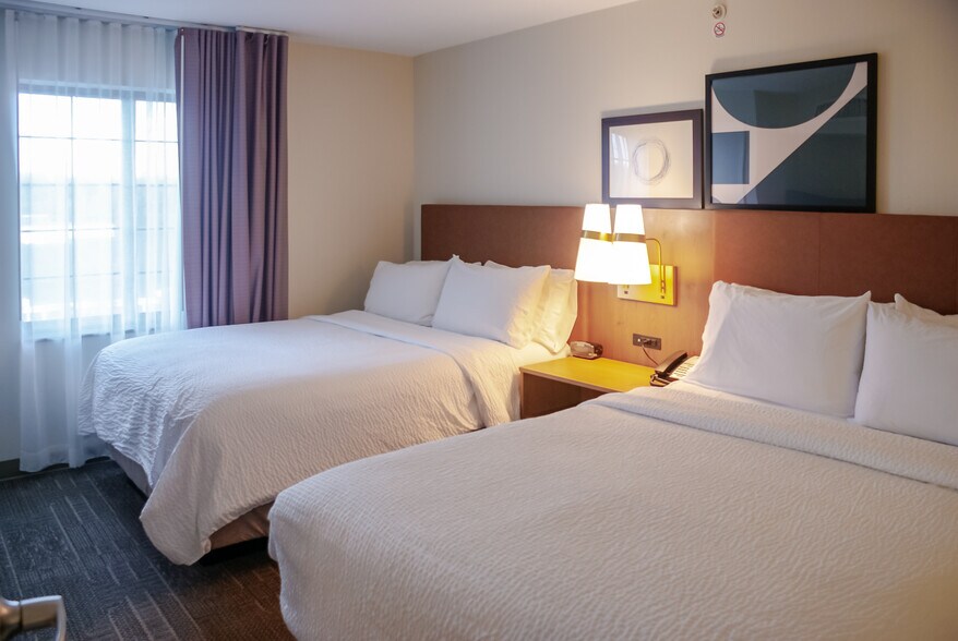 More Photos Of 7825 Davenport St, Omaha Hotel For Sale
