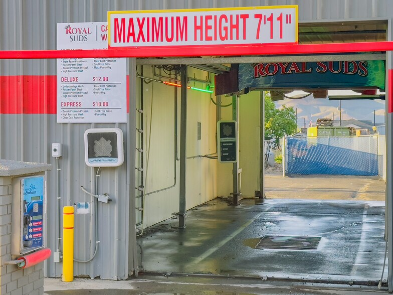 More Photos Of 1027 Linden Ave, Lewiston Carwash For Sale
