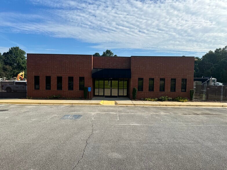 More Photos Of 515 Nine North Ct, Alpharetta Industrial For Lease