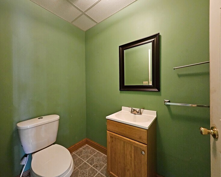 More Photos Of 205 Main St, Ridgway Office For Lease