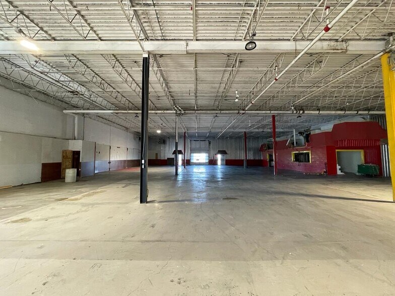 More Photos Of 1003 Rue Principale, Wickham Warehouse For Lease