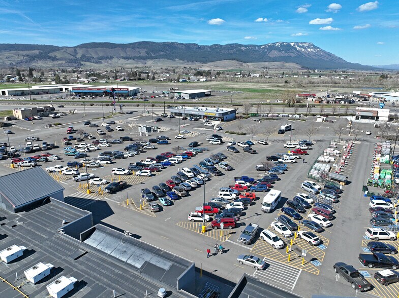 More Photos Of 11621 Island Ave, La Grande Storefront For Lease