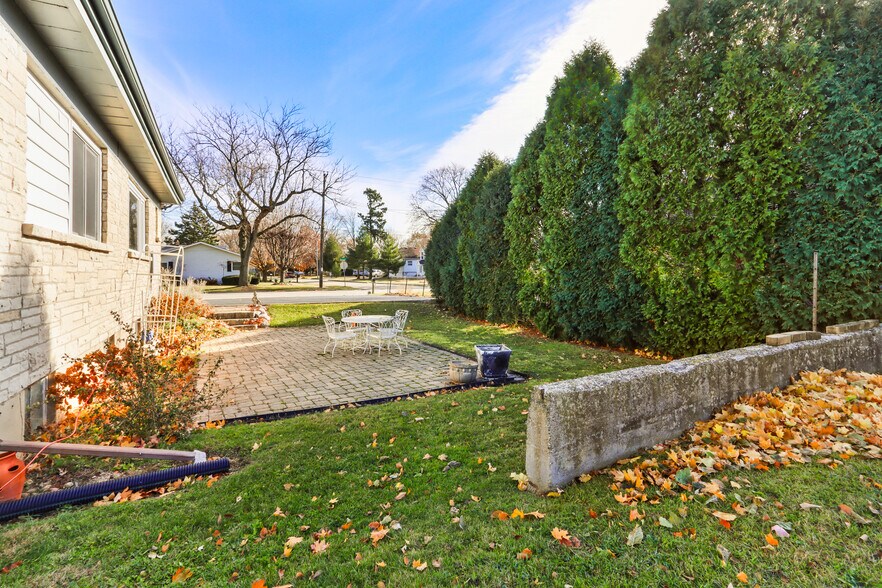 More Photos Of 111 S Fifth St, Walworth Fast Food For Sale