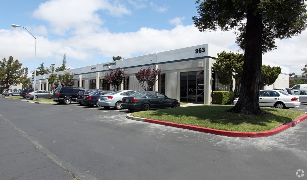 Primary Photo Of 963 Industrial Rd, San Carlos Research And Development For Lease