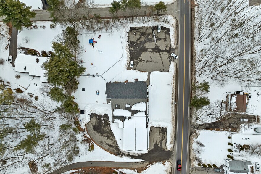 More Photos Of 40 Mammoth Rd, Londonderry Daycare Center For Sale