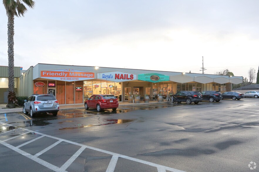 More Photos Of 5892 S Land Park Dr, Sacramento Unknown For Lease