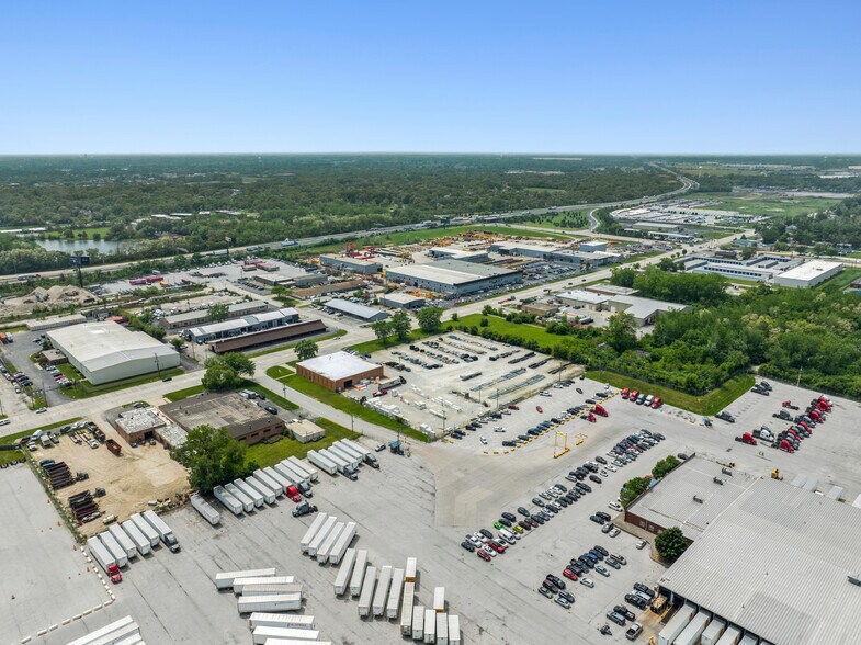 More Photos Of 2950 W 167th St, Markham Warehouse For Lease