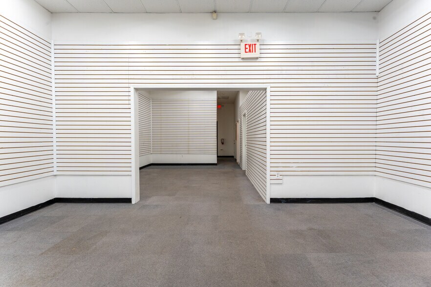 More Photos Of 240 US Highway 206, Flanders Restaurant For Lease