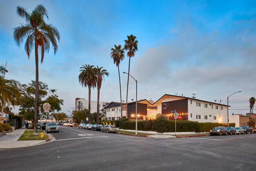 More Photos Of 204 N Manhattan Pl, Los Angeles Apartments For Sale