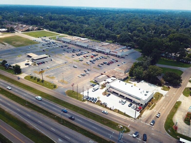 More Photos Of 9620 Florida Blvd, Baton Rouge General Retail For Sale