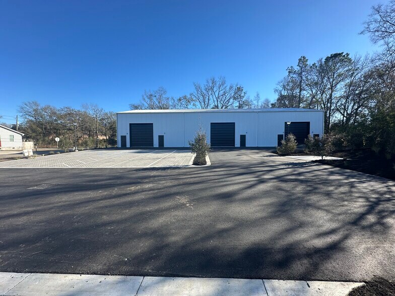 More Photos Of 5151 Piedmont Ave, North Charleston Flex For Sale