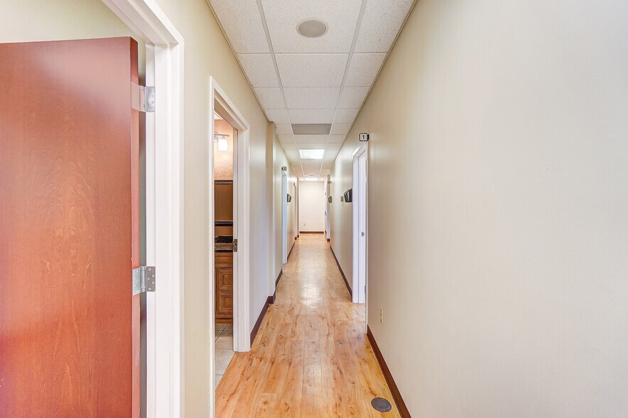 More Photos Of 916-920 W Market St, Lima Medical For Sale