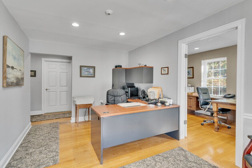 More Photos Of 9279 Kings Hwy, King George Loft Creative Space For Sale