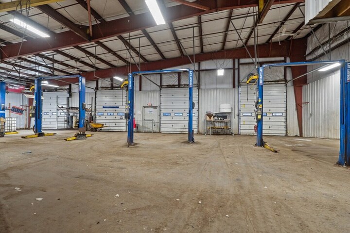 More Photos Of 8574 Brewerton Rd, Cicero Auto Salvage Facility For Lease