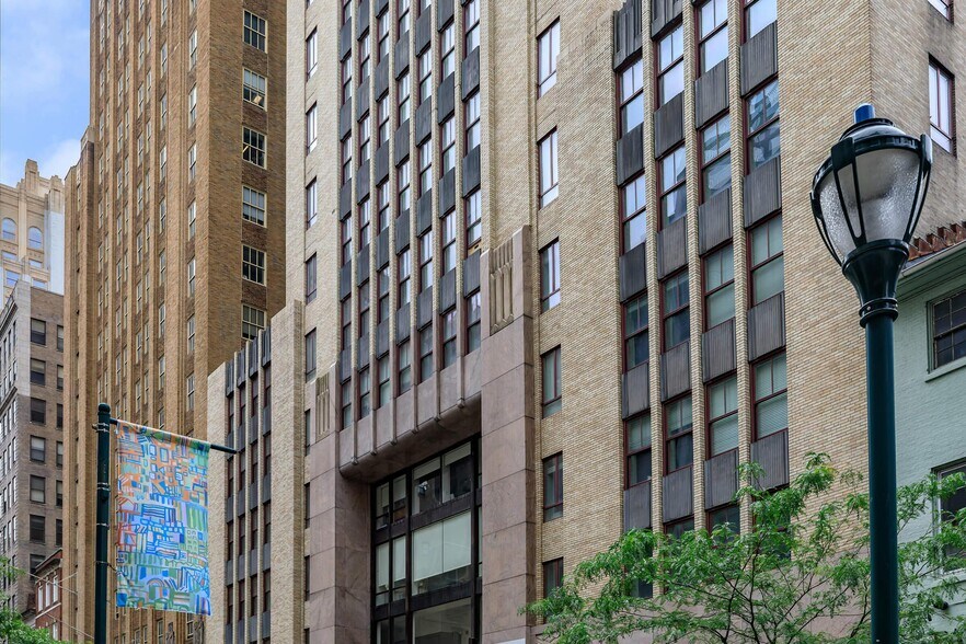 More Photos Of 1616-1618 Walnut St, Philadelphia Apartments For Lease