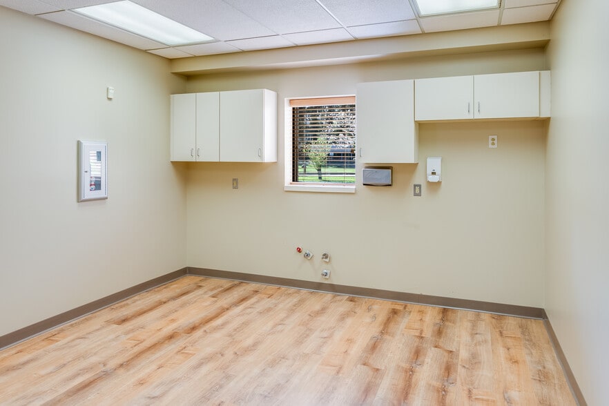 More Photos Of 138 N Main St, Canton Healthcare For Sale