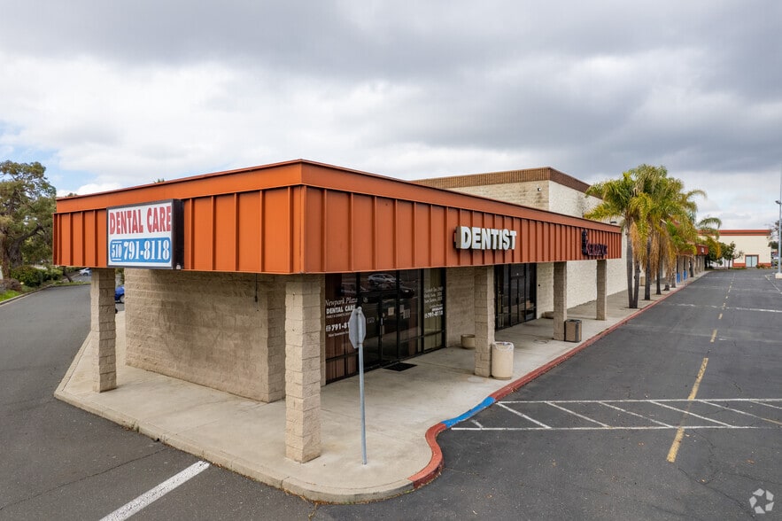 More Photos Of , Newark General Retail For Sale