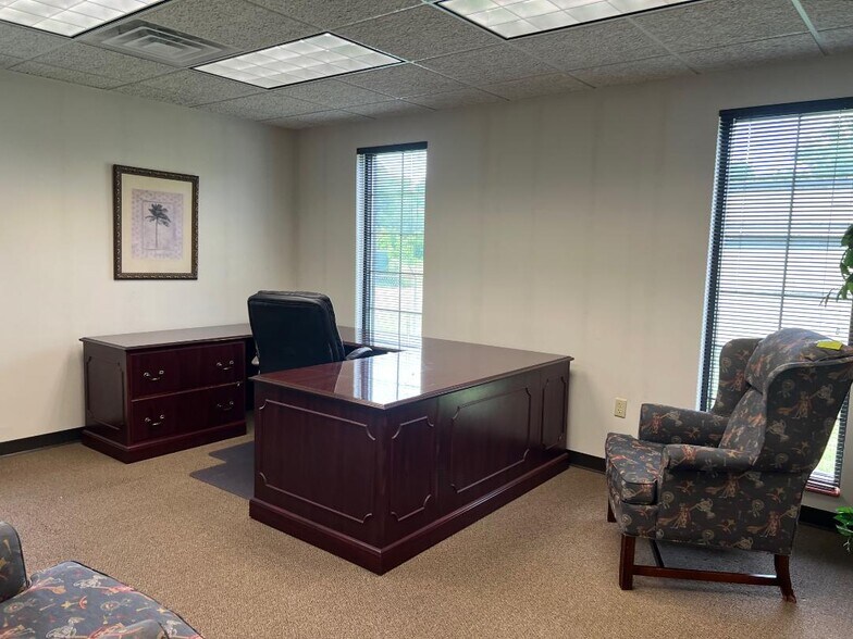 More Photos Of 1 Insurance Way, Ona Office For Lease