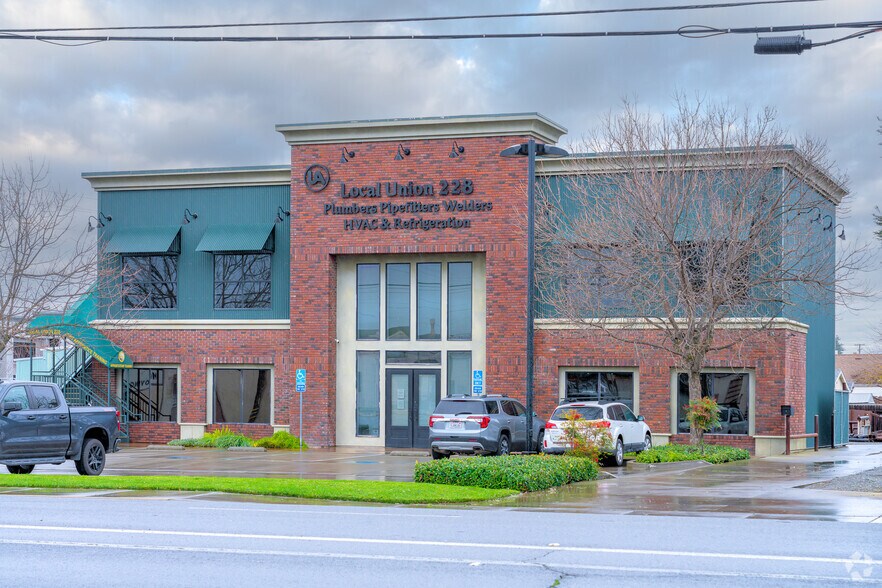 More Photos Of 1015 Yuba St, Marysville Office For Lease