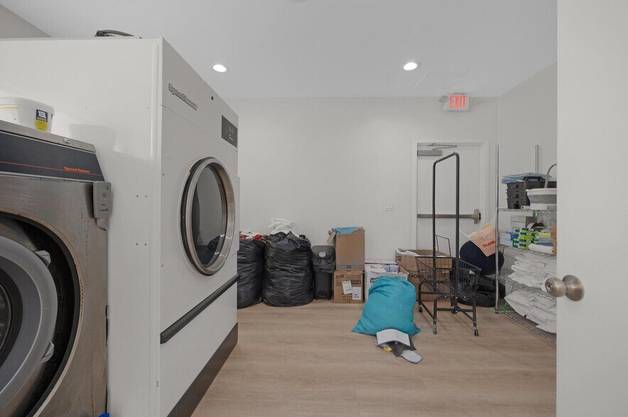 More Photos Of 19950-19980 Overseas Hwy, Sugarloaf Key Office For Sale