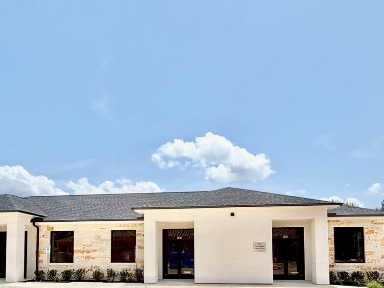 More Photos Of 350 Grand Link Dr, Conroe Medical For Lease