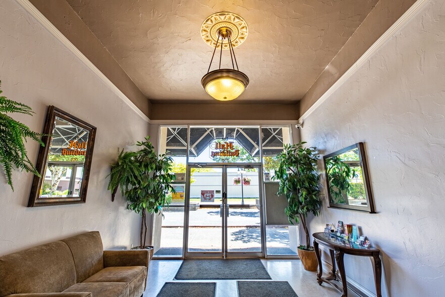 More Photos Of 340 Central Ave, Coos Bay Medical For Lease