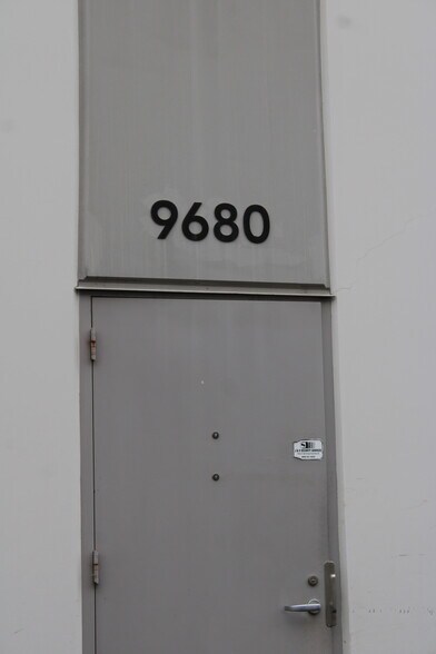 More Photos Of 9660-9690 Research Dr, Irvine Warehouse For Lease
