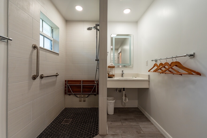 More Photos Of 2502 Tamarind Dr, Hutchinson Island Hotel For Sale