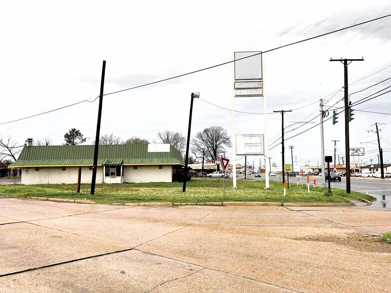More Photos Of 1111 N Market St, Shreveport Convenience Store For Sale