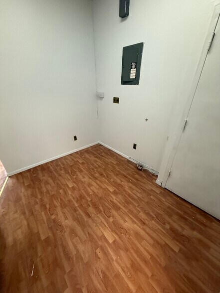 More Photos Of 64-03 Roosevelt Ave, Woodside Storefront Retail Office For Lease